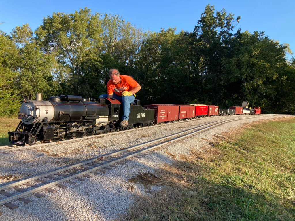 Members and visitors at Missouri Live Steamers